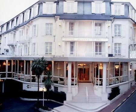 Hotel Jeanne D'Arc Лурд Экстерьер фото