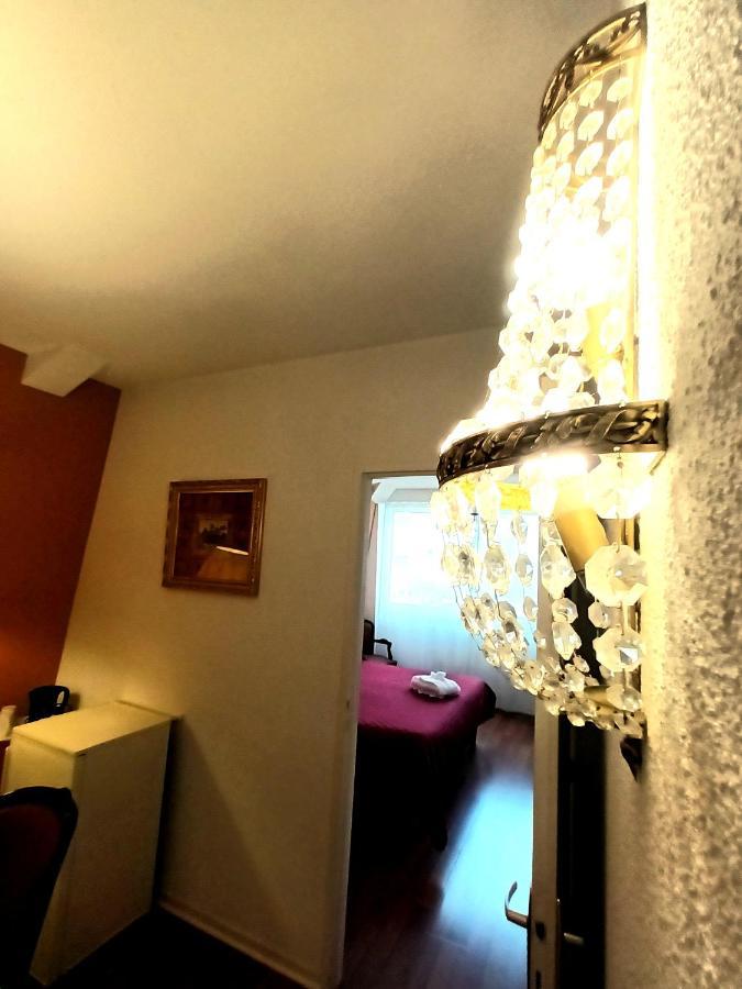 Hotel Jeanne D'Arc Лурд Экстерьер фото