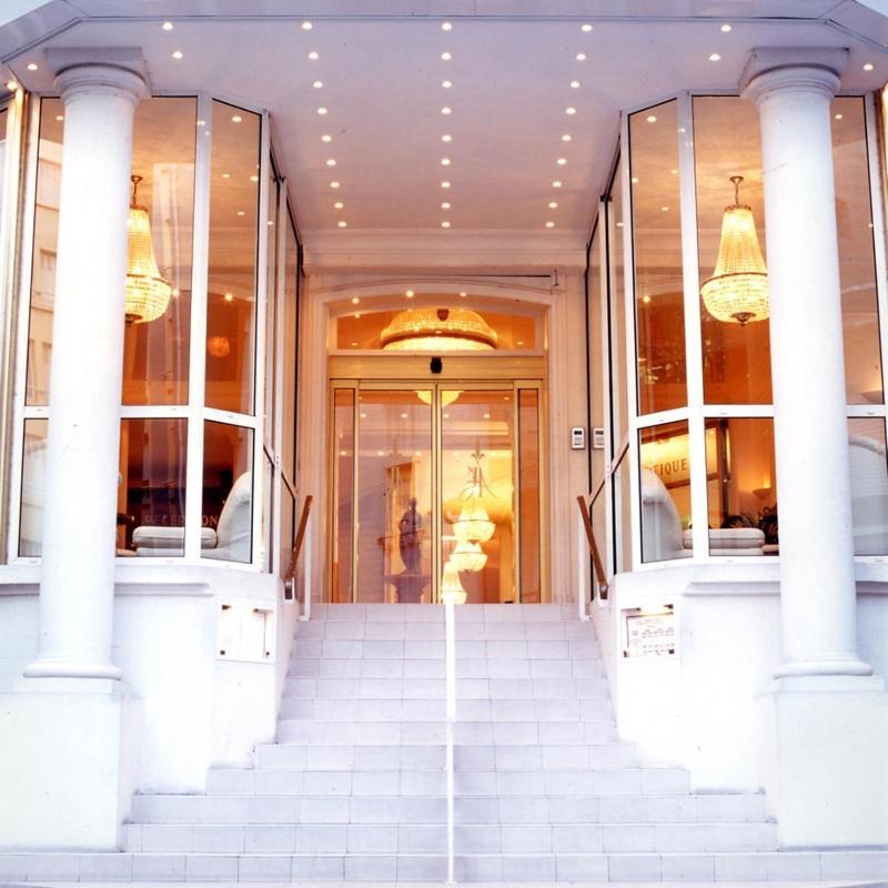 Hotel Jeanne D'Arc Лурд Экстерьер фото
