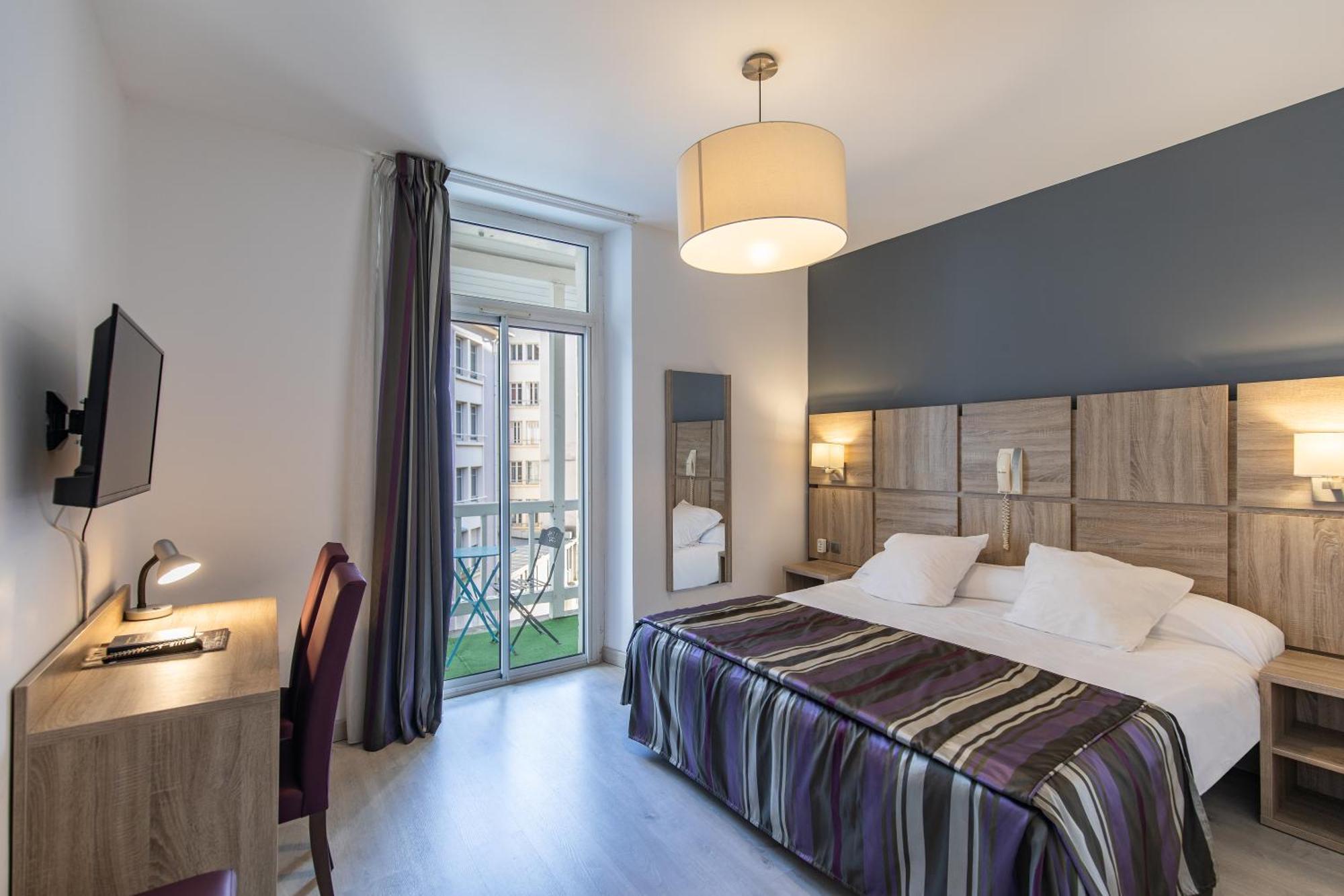Hotel Jeanne D'Arc Лурд Экстерьер фото